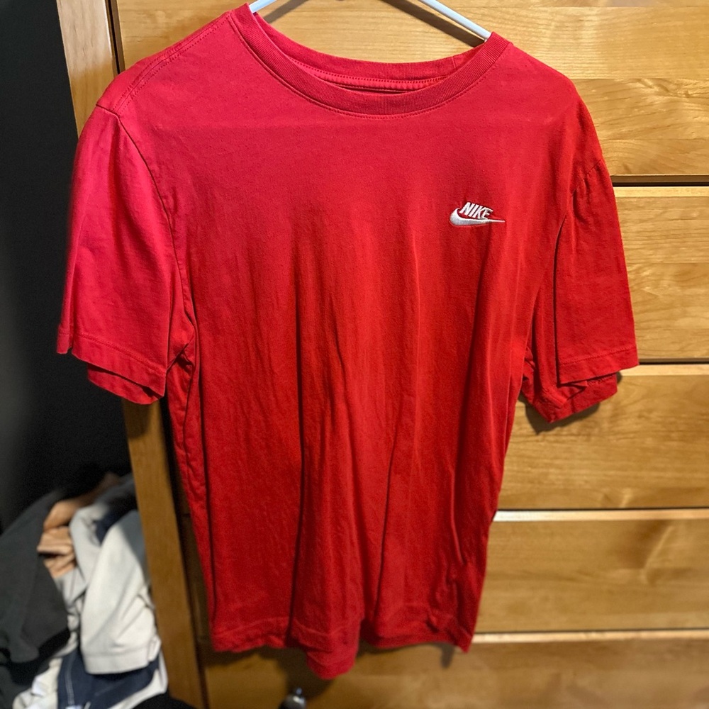 Nike Basic Men’s Tee Medium